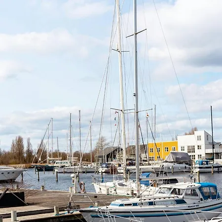 Maritime Atmosphere In Island Feriehus